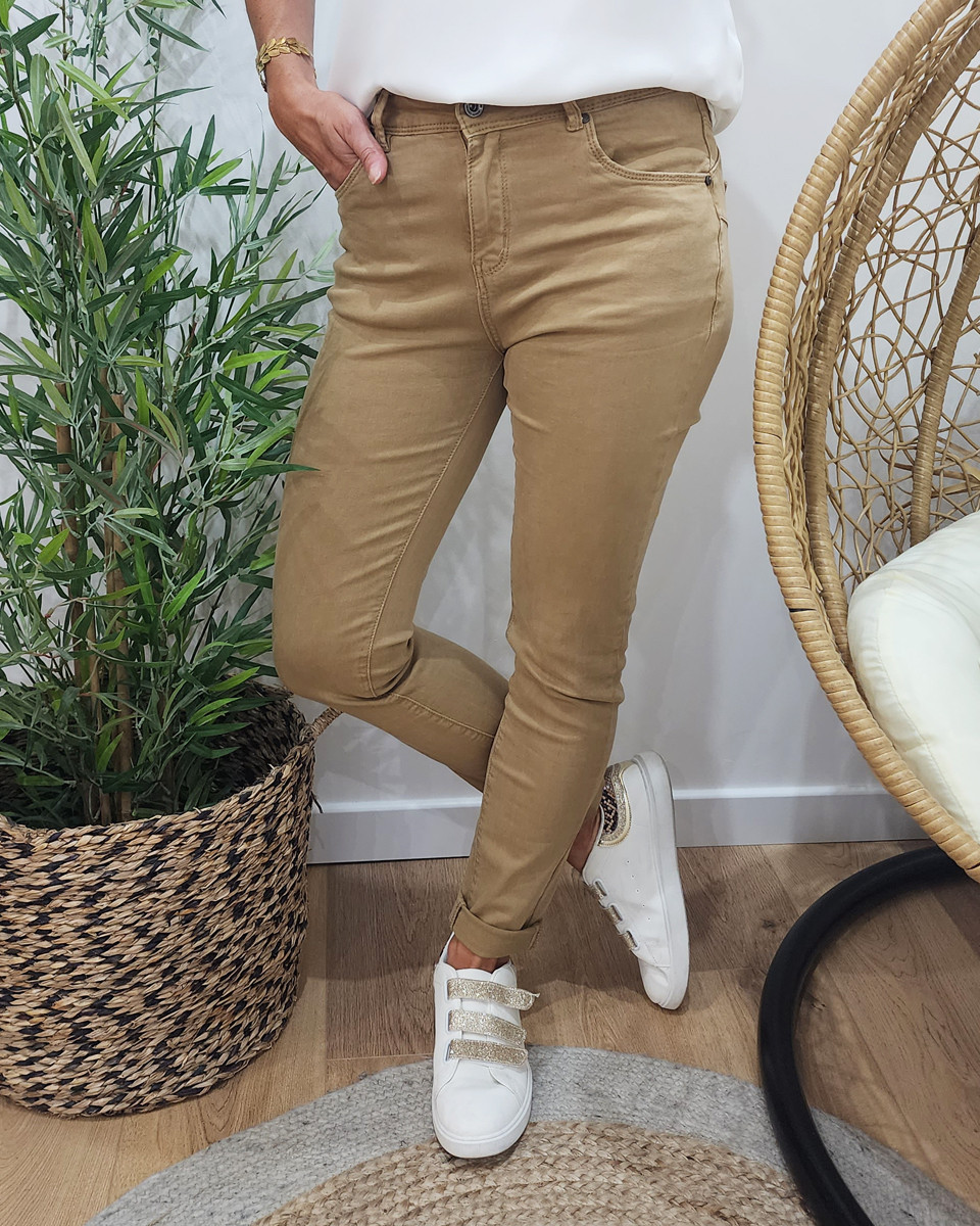 Pantalon femme beige foncé slim coupe confort