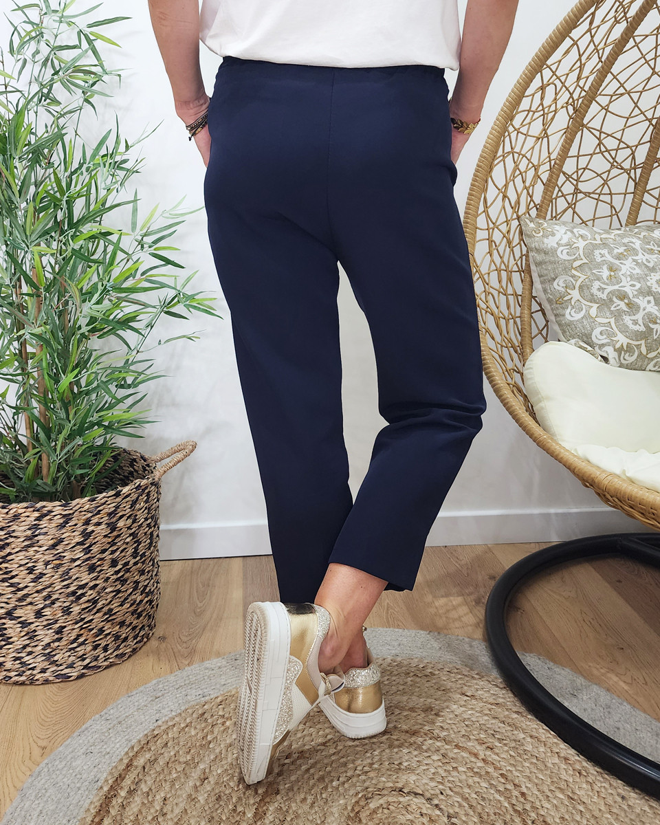 Pantalon tailleur femme fluide 7/8 bleu marine