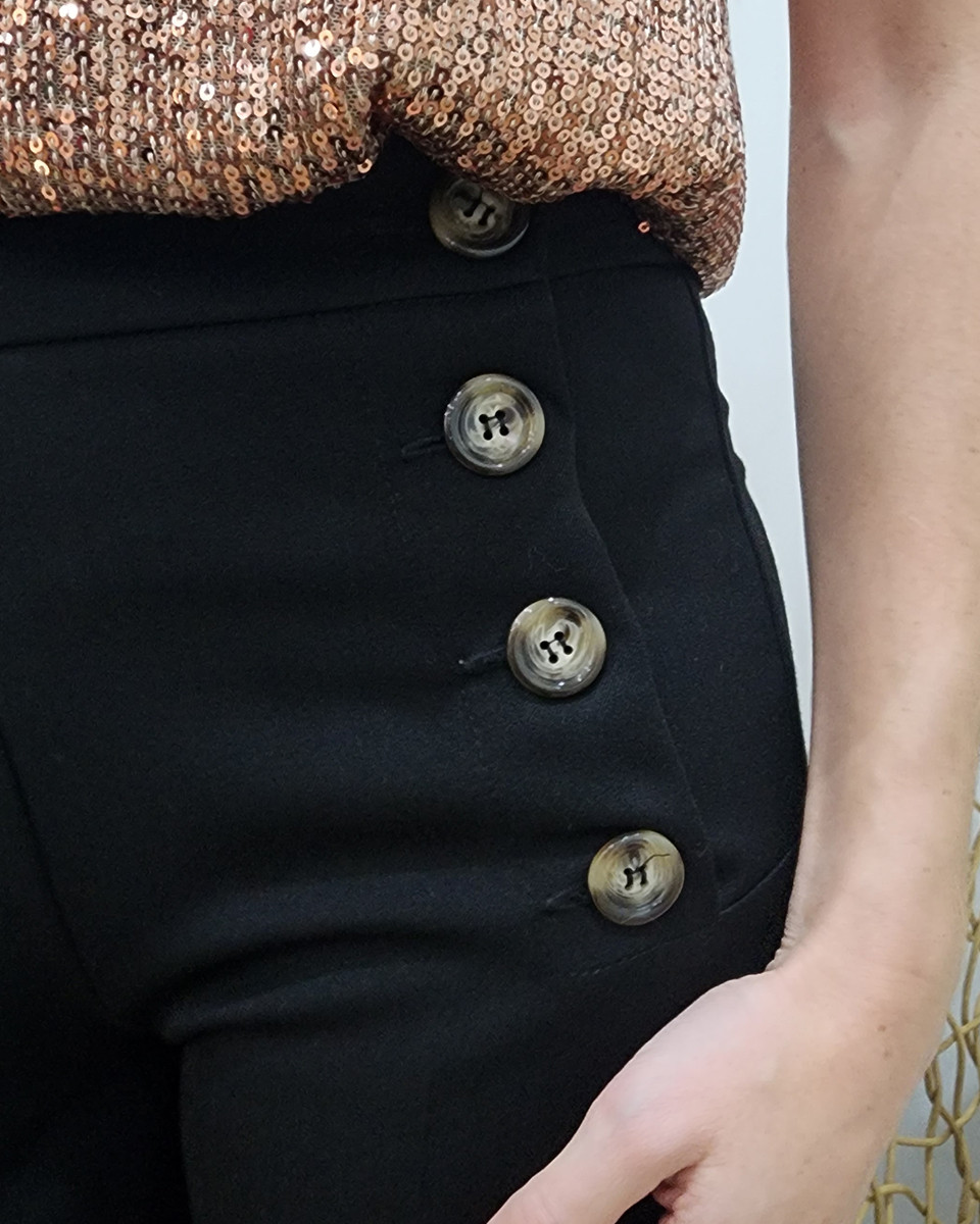 Pantalon femme noir fluide taille haute boutonné