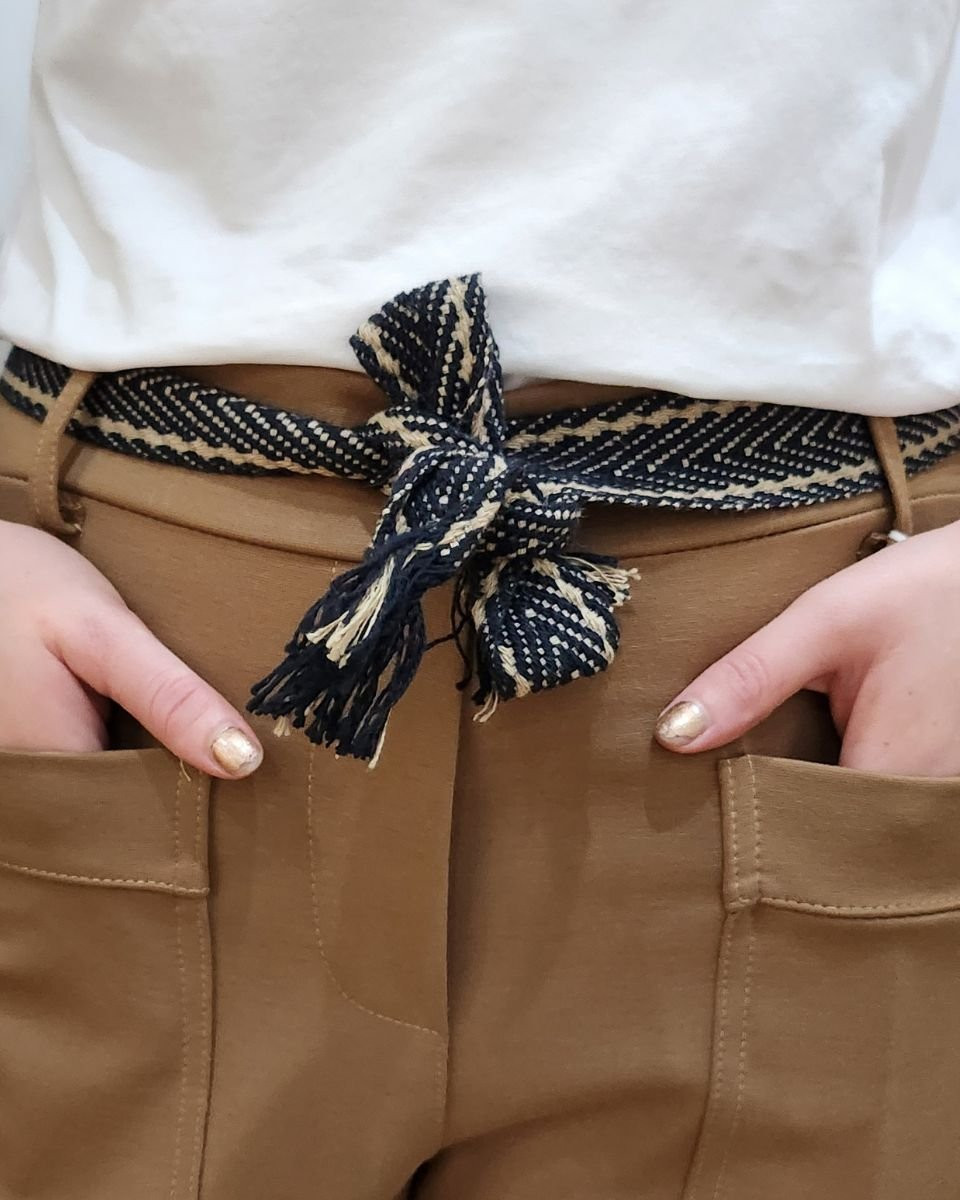 Pantalon femme élastiqué coupe droite et poches