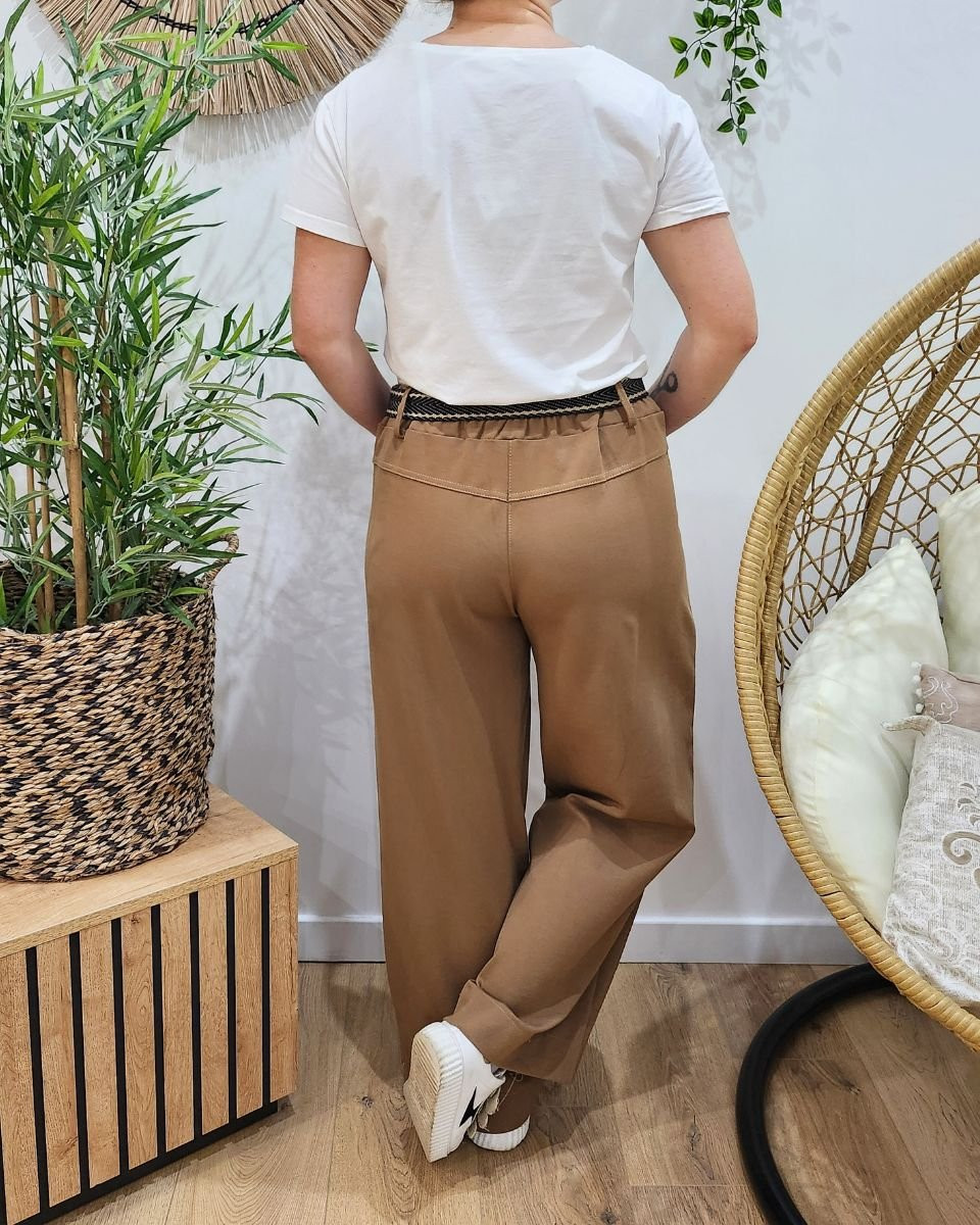 Pantalon femme élastiqué coupe droite et poches