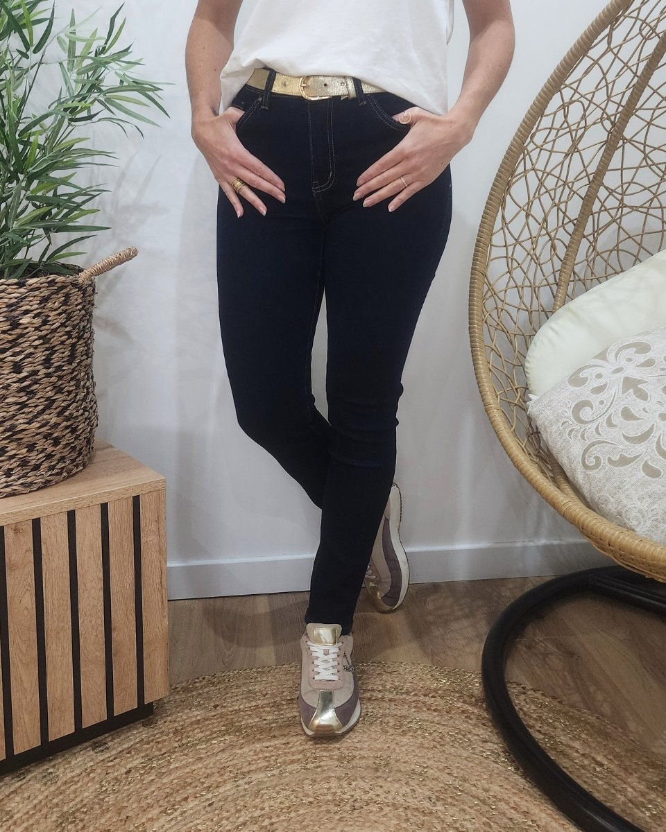 Jean femme slim brut coupe confort