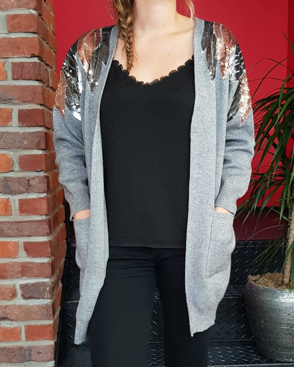 Gilet long gris épaules ailes en sequins cuivrées et argent