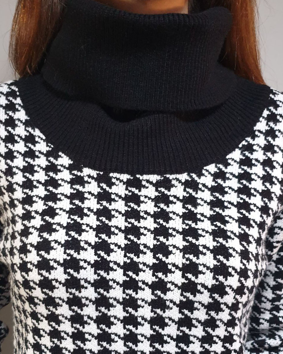 Pull pied de poule col montant noir et blanc