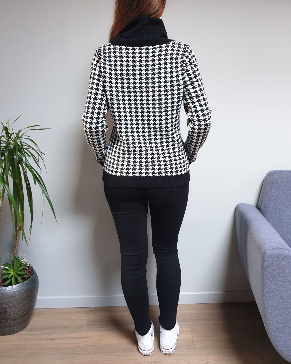 Pull pied de poule col montant noir et blanc