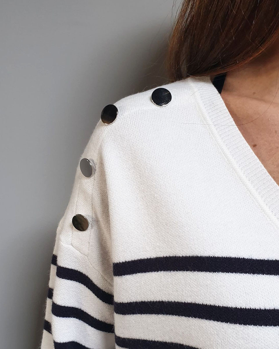 Pull marinière blanc rayures bleues coeurs rouges