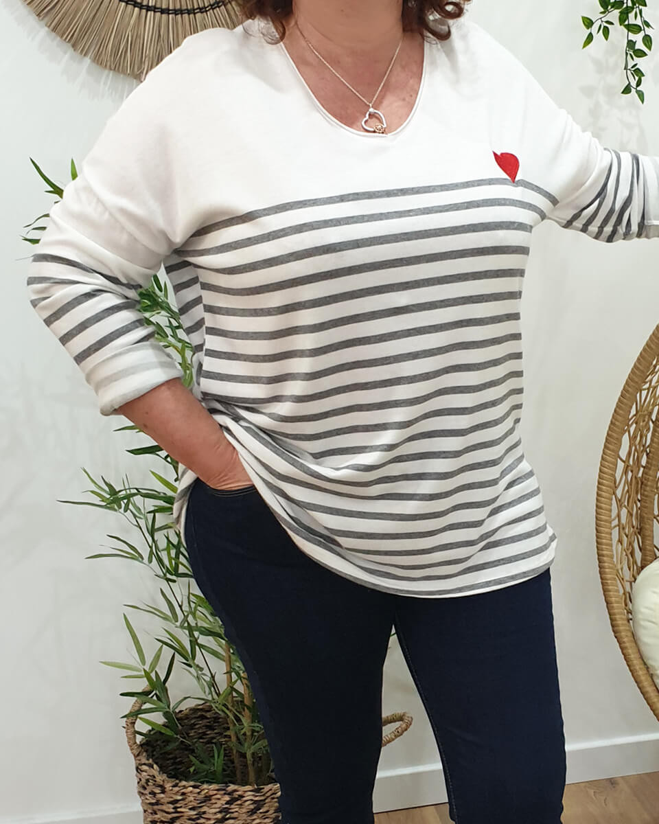 Pull marinière oversize gris et blanc coeur rouge