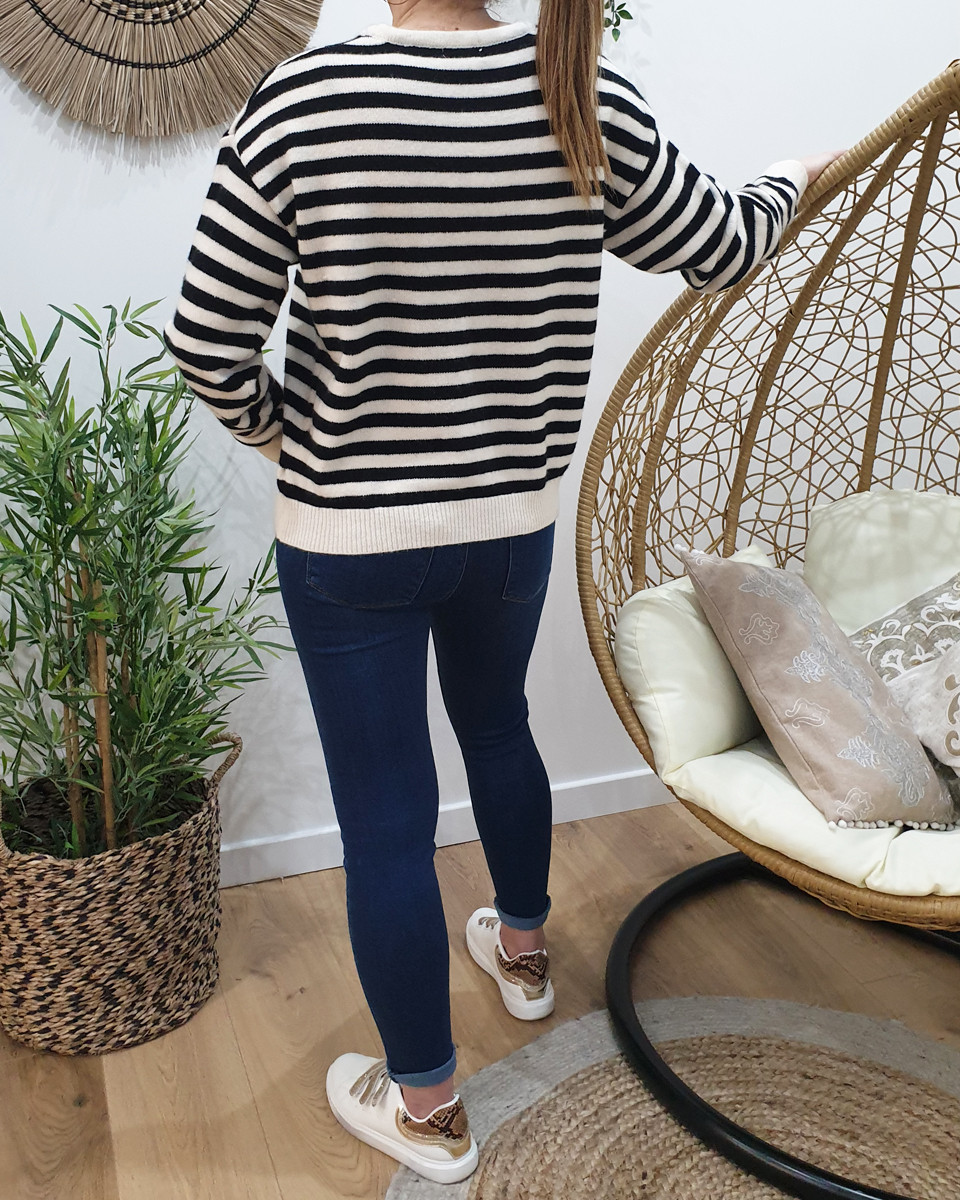 Pull marinière noir blanc cassé coeur rose