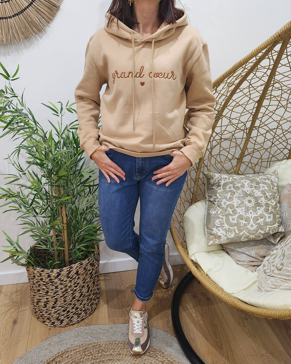 Sweat femme camel broderie Grand cœur