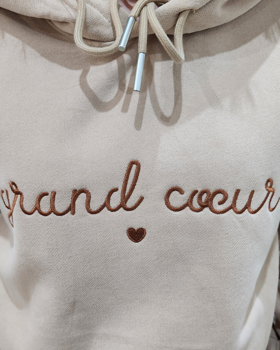 Sweat femme camel broderie Grand cœur