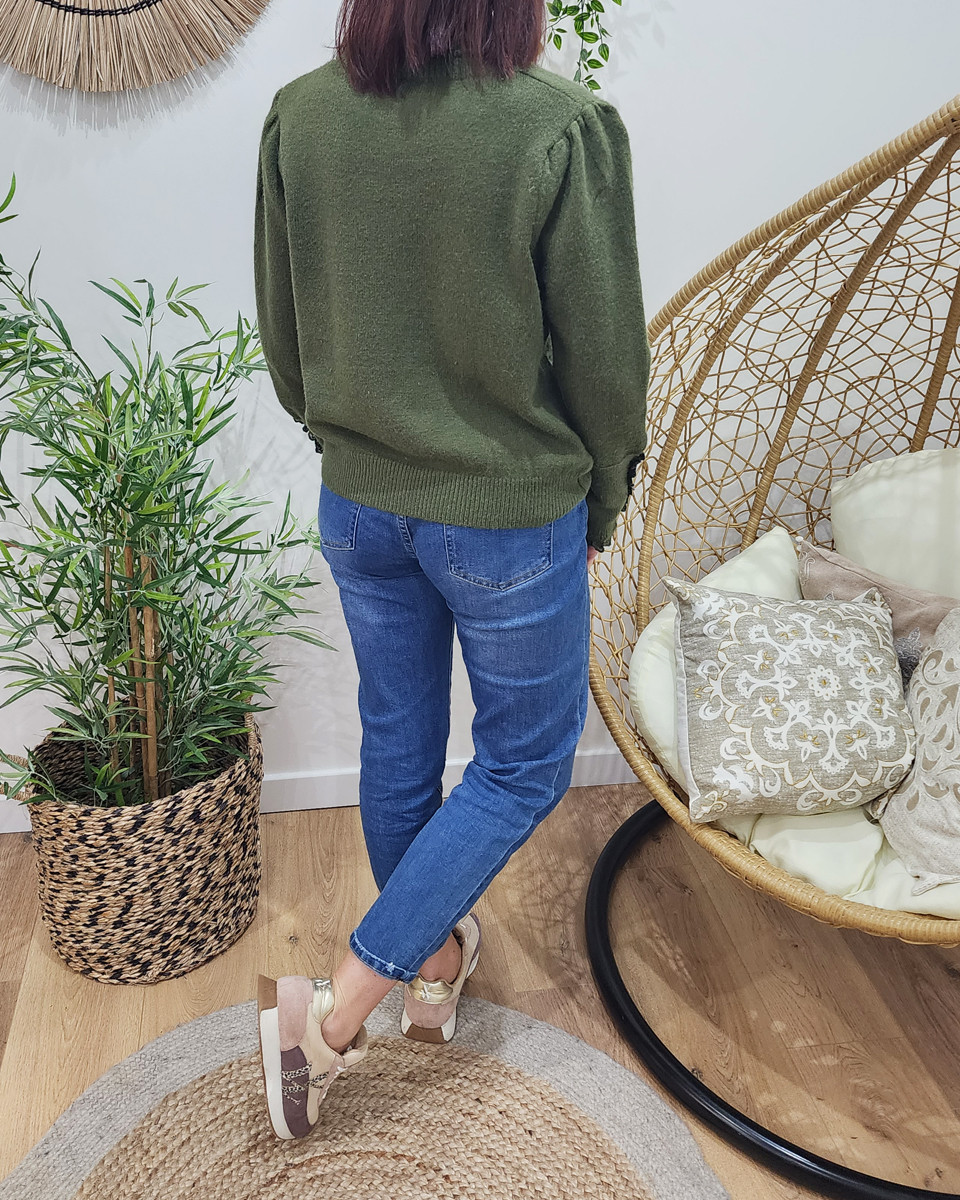 Pull femme uni col et manches à broderies-Kaki