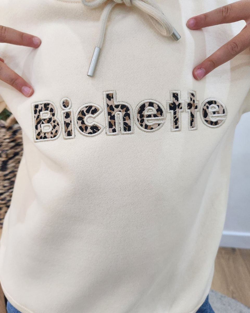 Sweat à capuche enfant beige broderie bichette léopard
