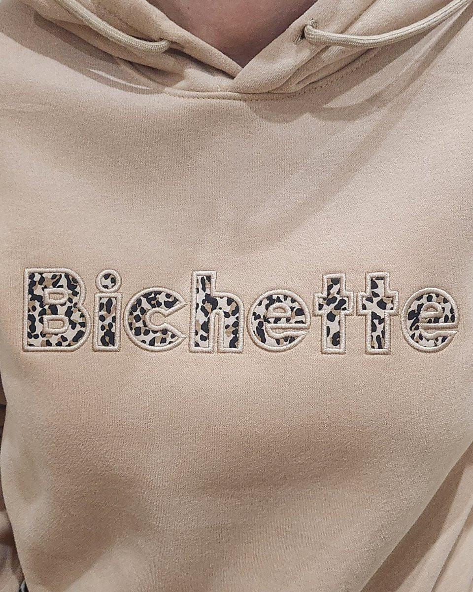 Sweat à capuche femme camel broderie Bichette léopard