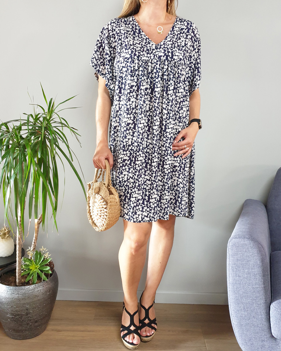 Robe grande taille fluide marine fleurs liberty blanches