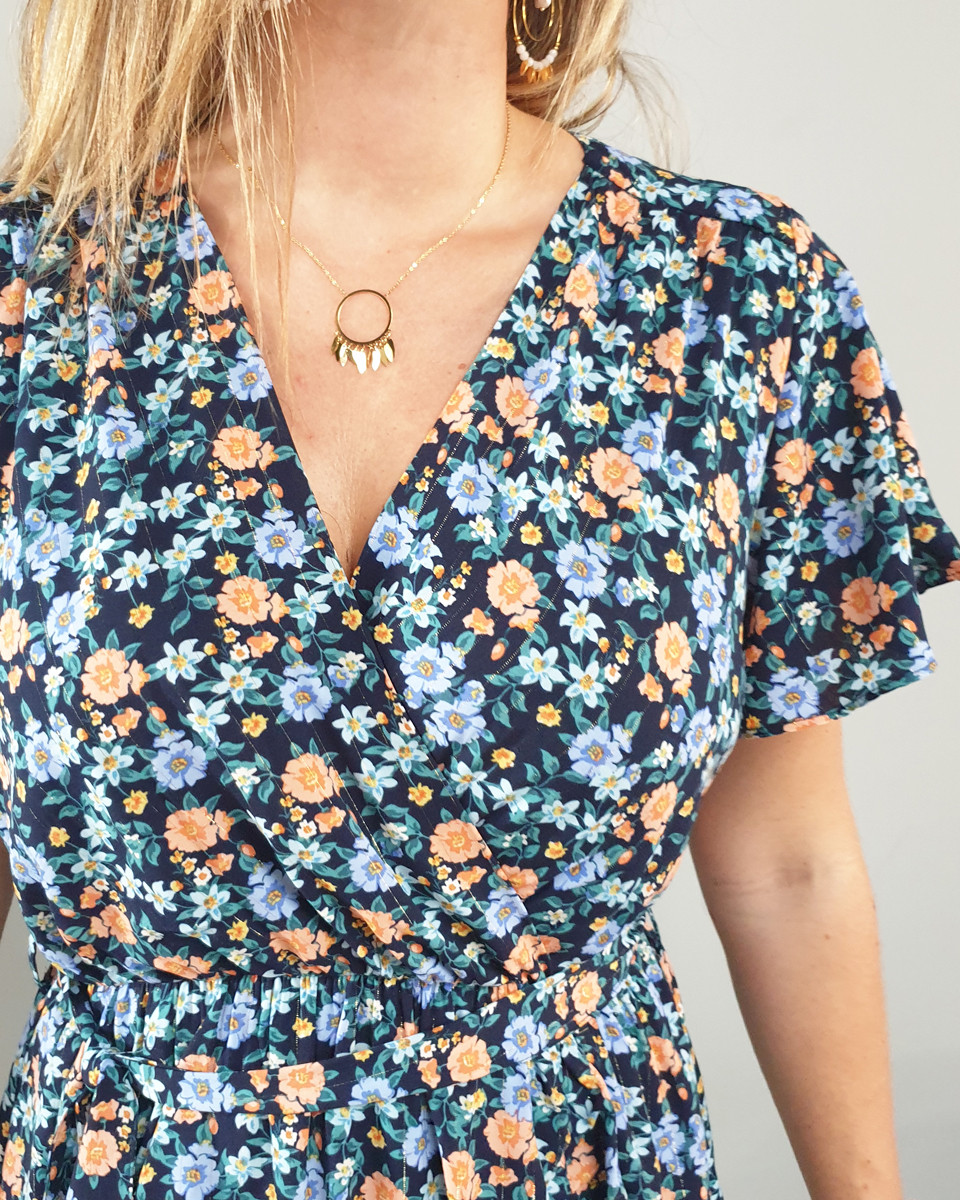 Robe marine fleurs corail bleues et vertes manches courtes