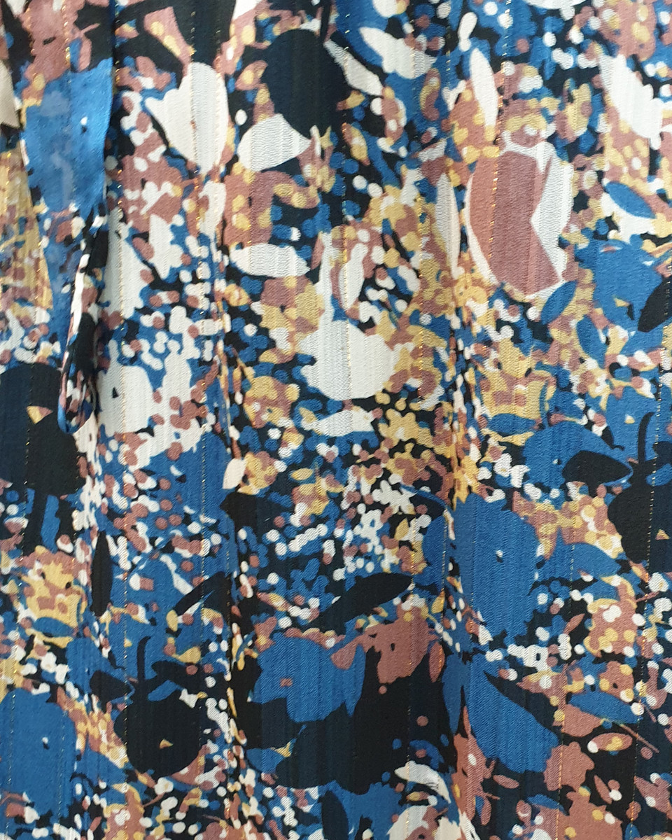 Robe longue bleue rose noire liseré doré