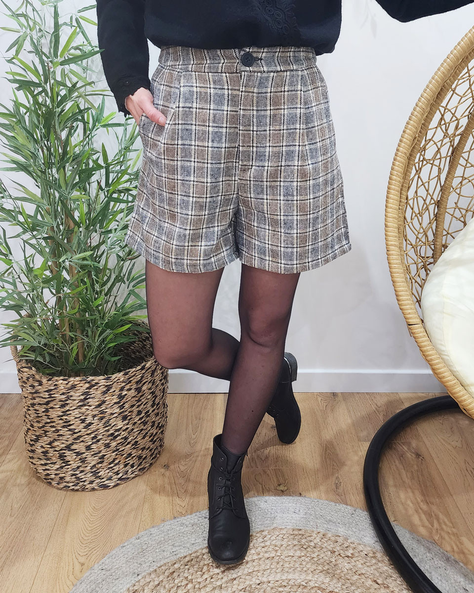 Short femme à carreaux gris taupe
