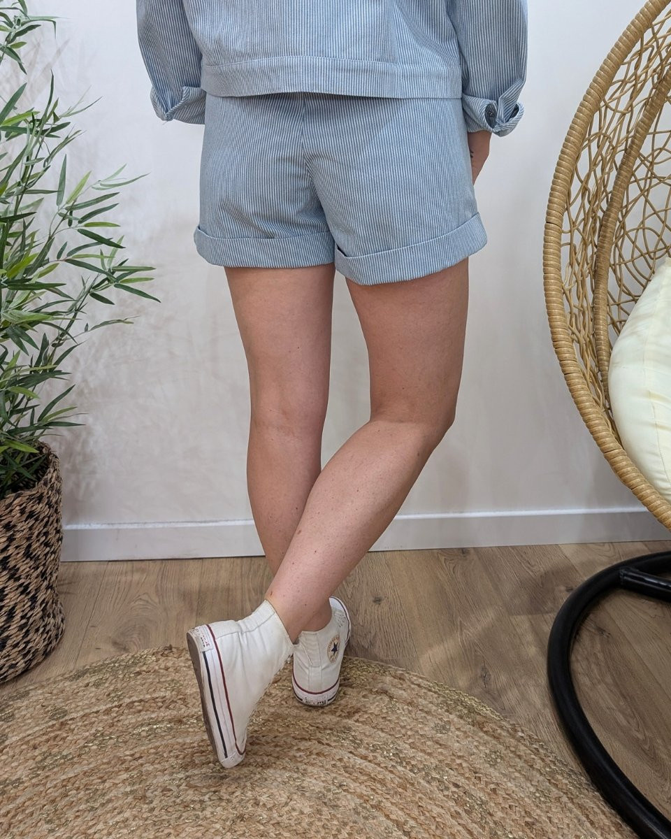 Short en coton femme à rayures bleu ciel et blanc