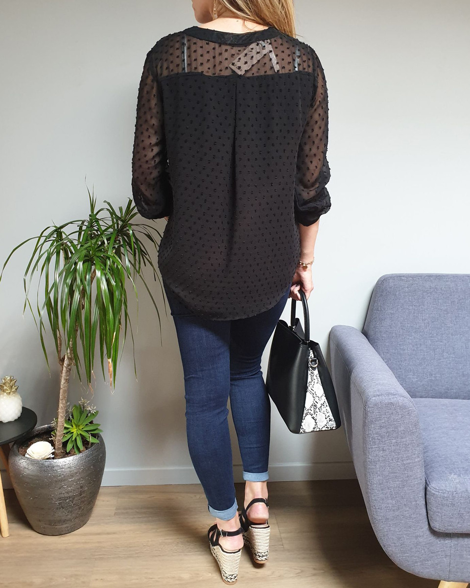 Blouse noire plumetis manches longues