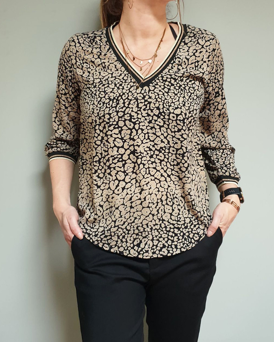 Blouse noire motifs tachetes taupes col et poignets rayés