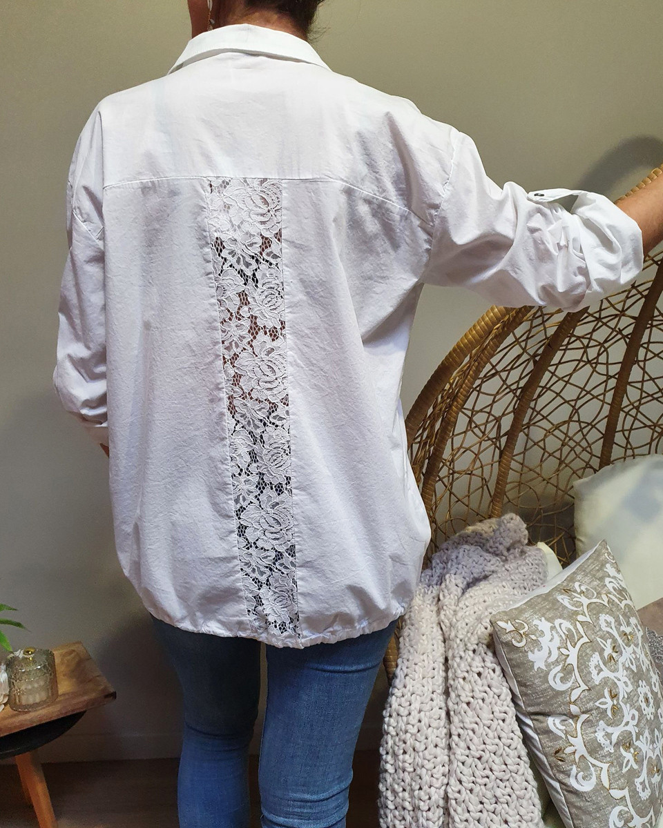 Chemise blanche poches et dos dentelle