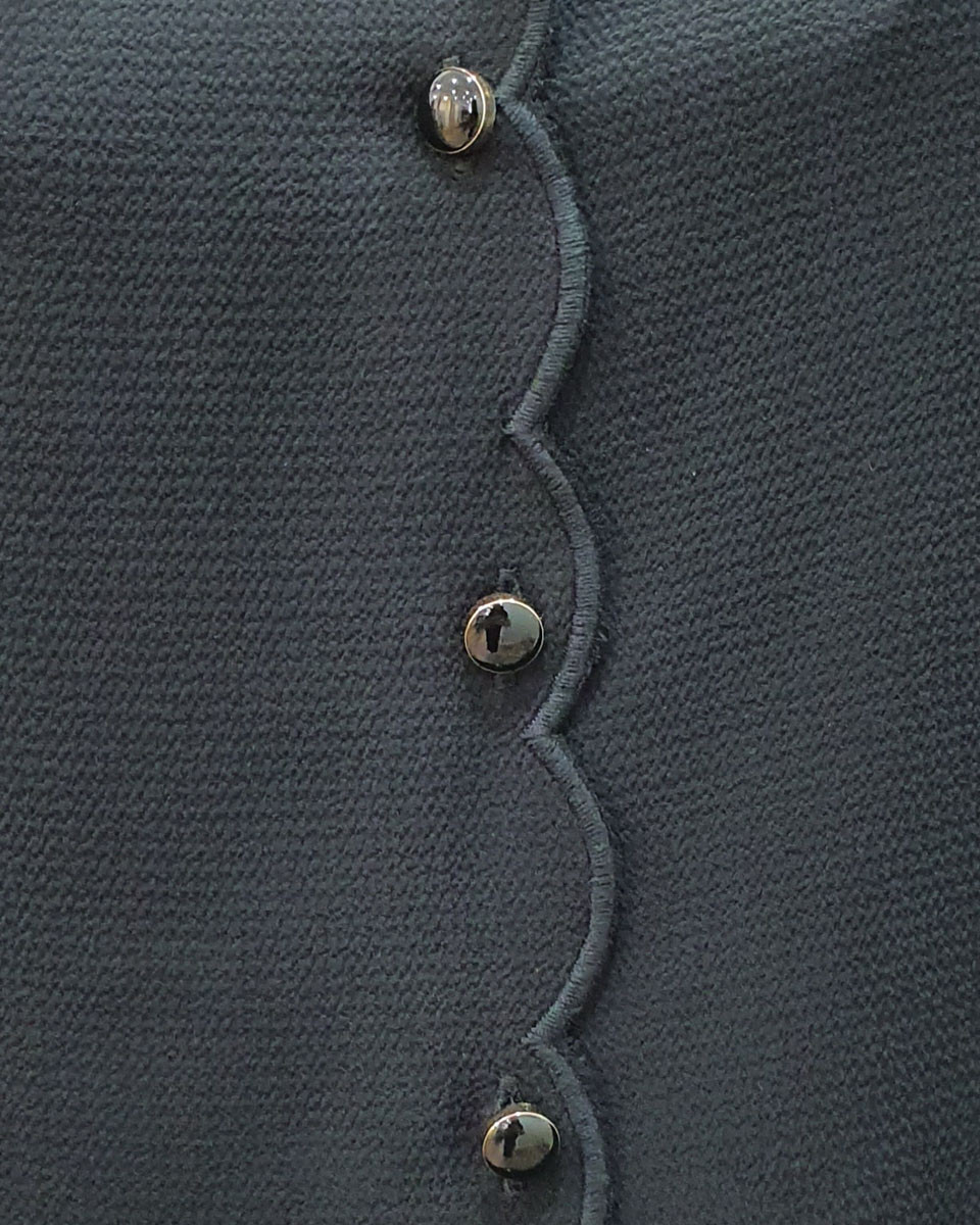 Top boutonné noir bretelles tressées