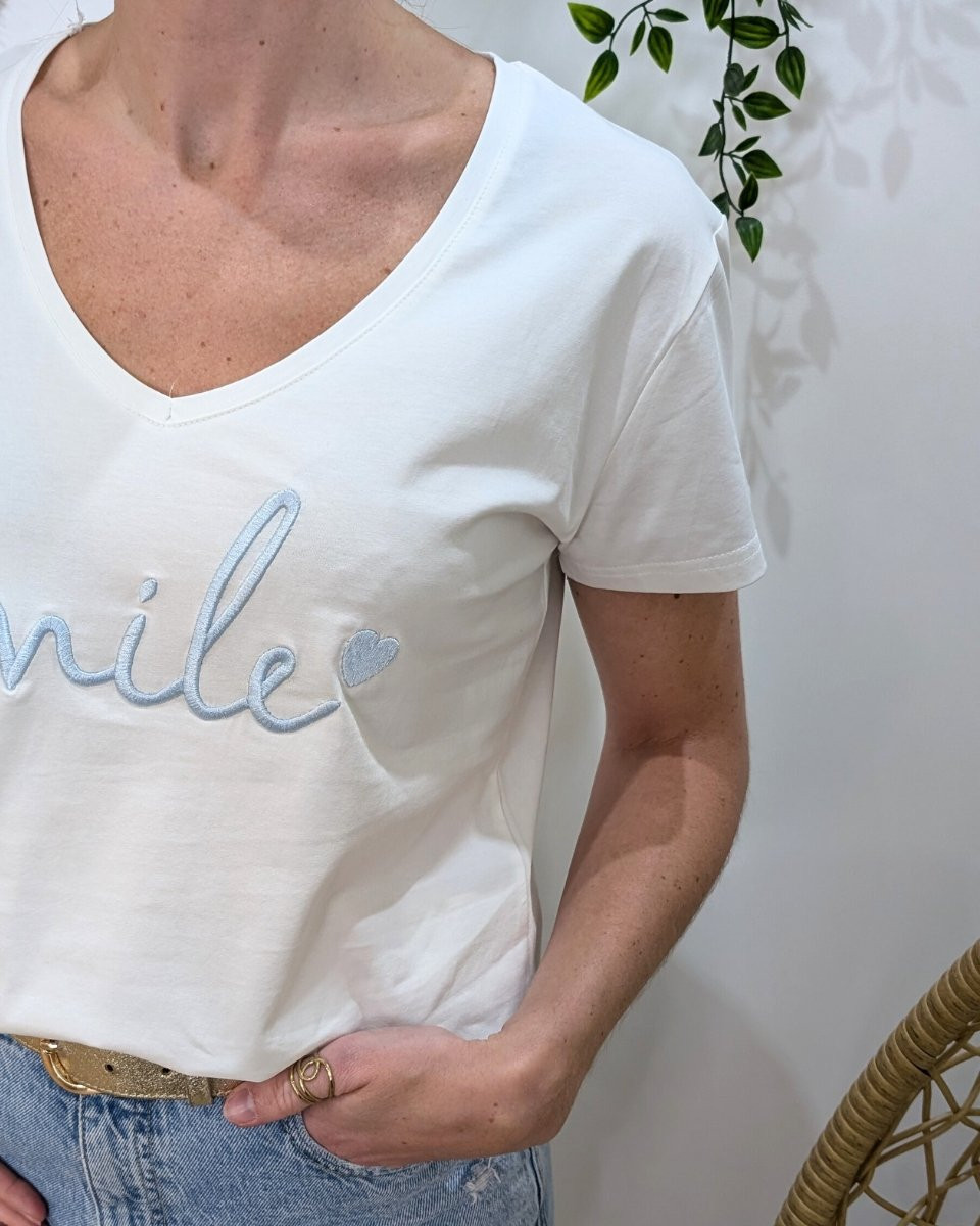 T-Shirt femme blanc broderie smile bleu ciel
