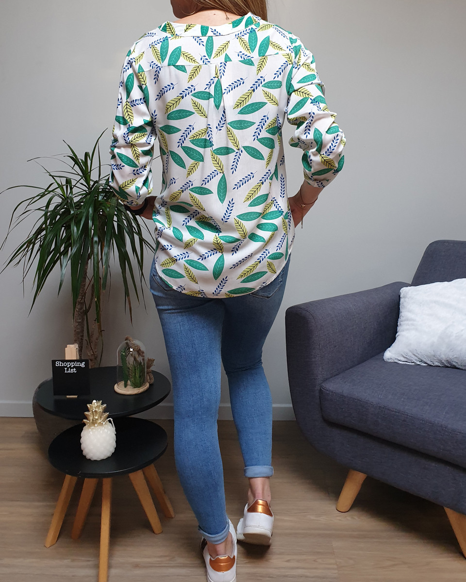 Tunique blanche feuilles vertes et bleues