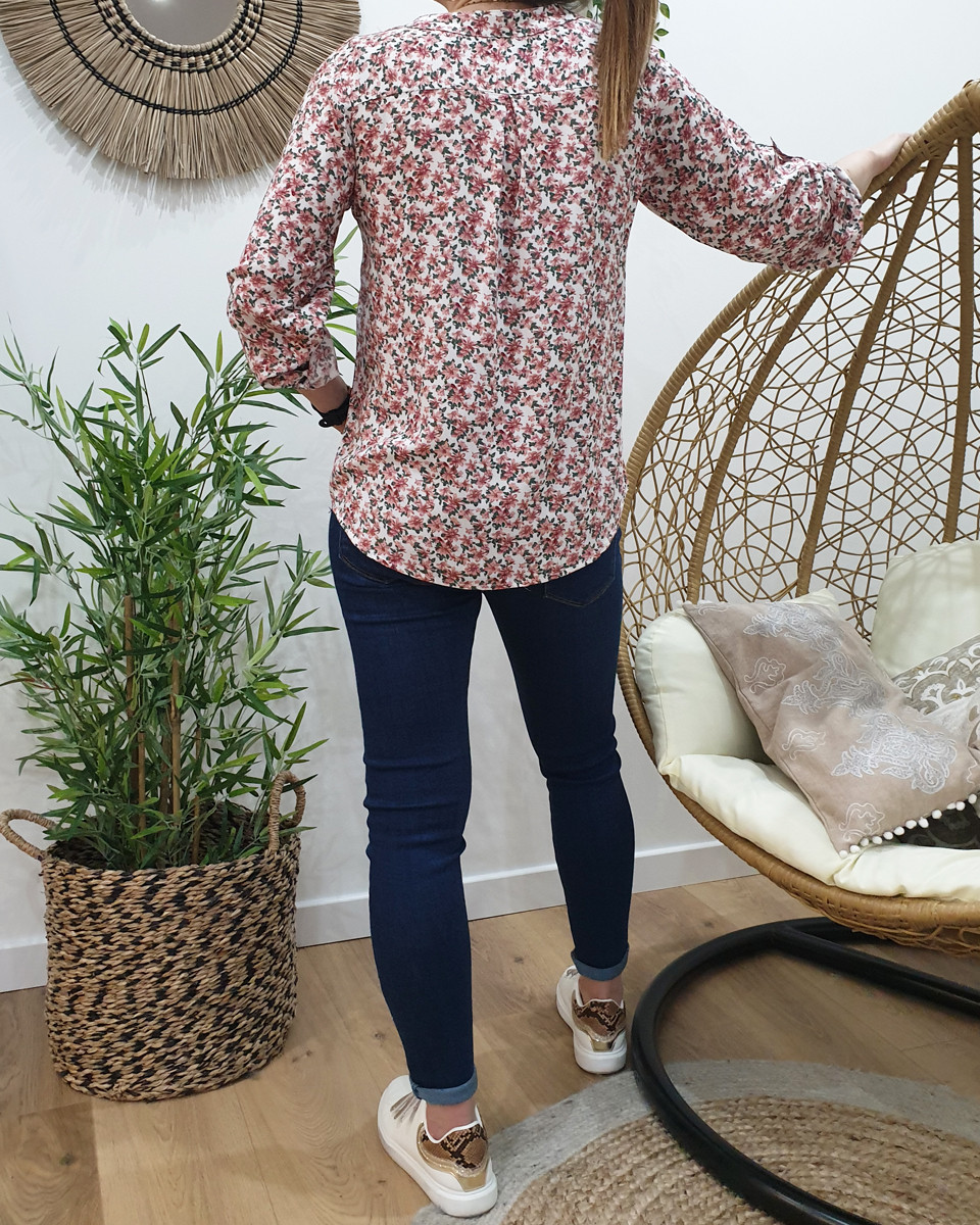 Tunique blanche à fleurs vieux rose et vertes