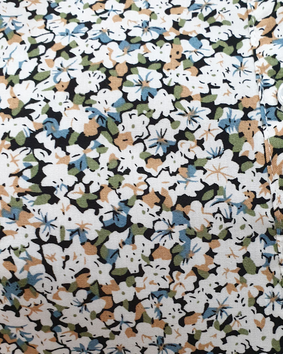 Tunique blanche à motifs camels verts et bleus