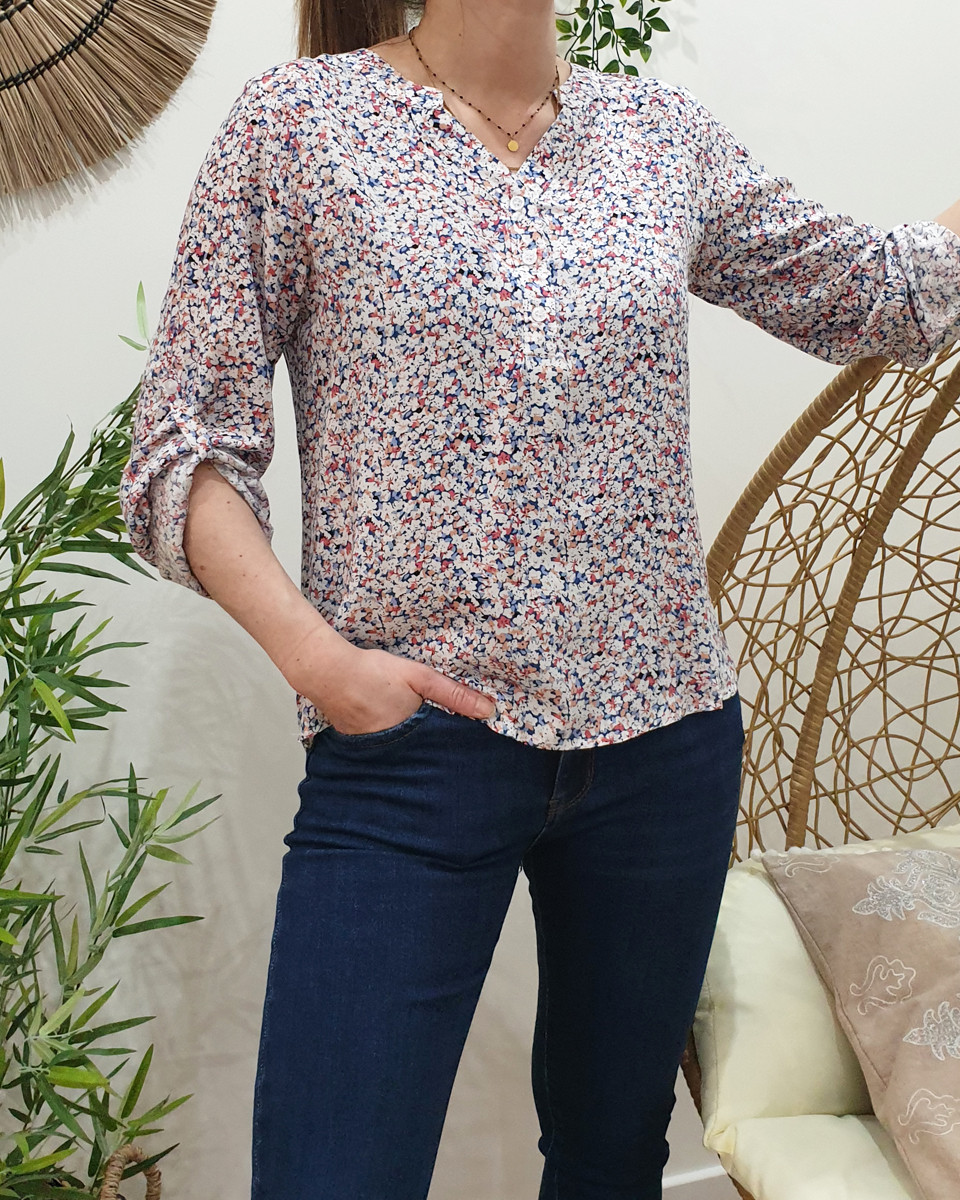 Tunique blanche à motifs bleus roses et corail