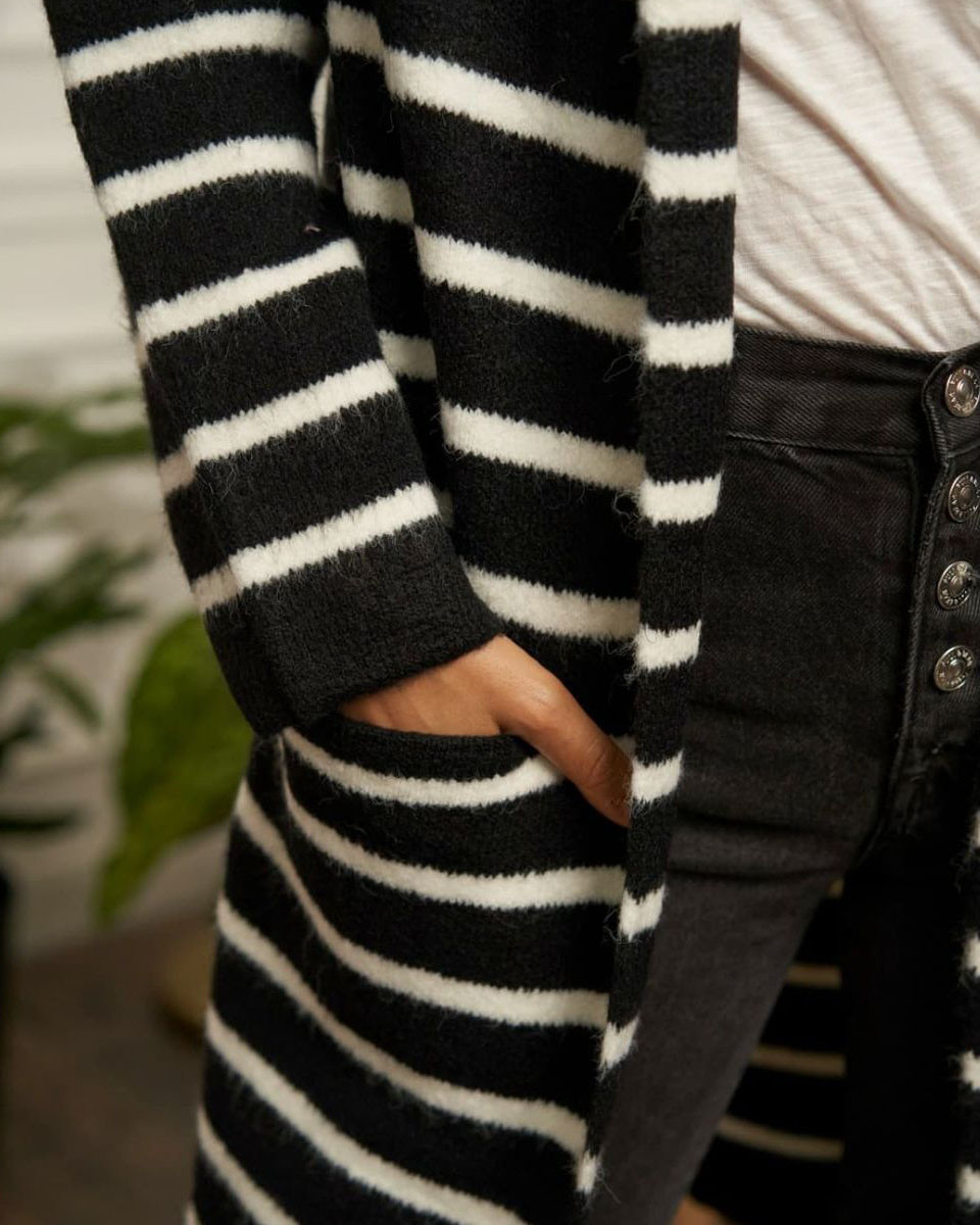 Veste longue noire à rayures blanches poches plaquées