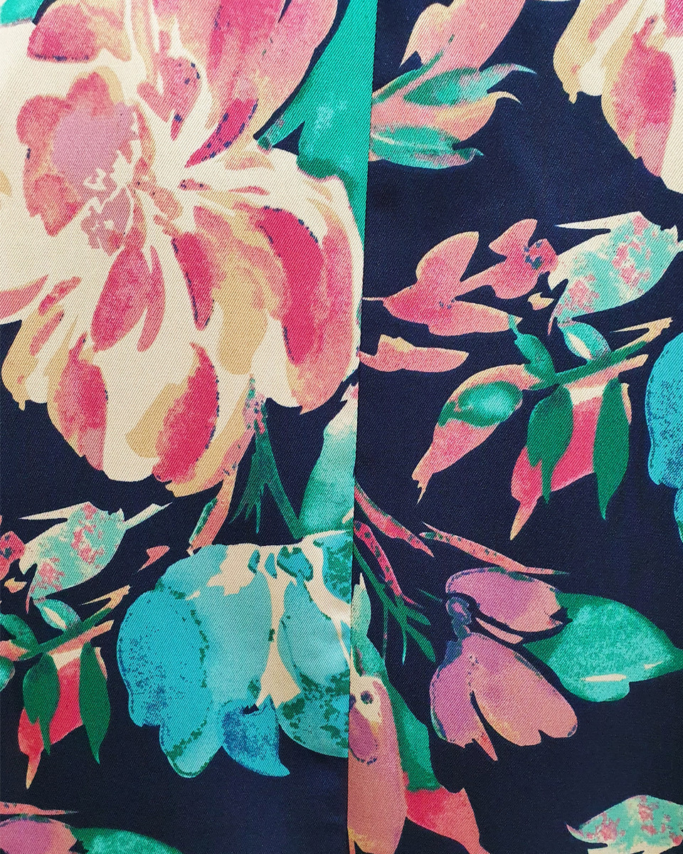 Blazer femme bleu marine fleurs roses et vertes Blandine