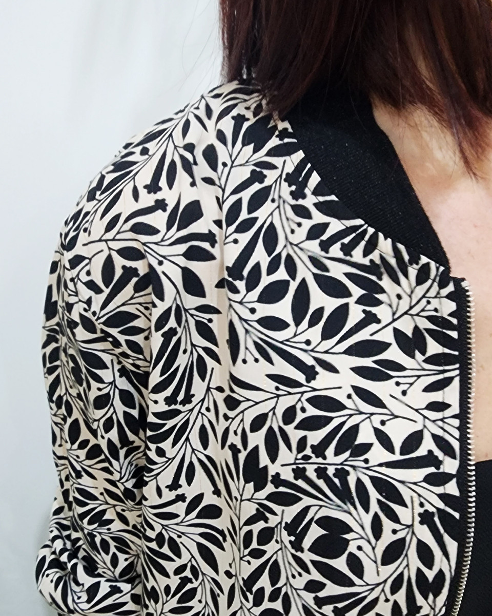 Bombers femme blanc feuillage noir liseré doré Béata