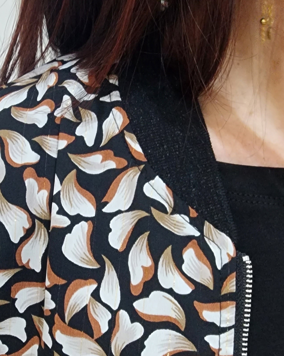 Bombers femme noir liseré doré feuillage beige et marron Lia