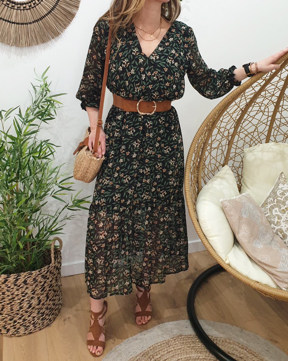 Robe longue noire feuillage fin et petites fleurs beiges 17065