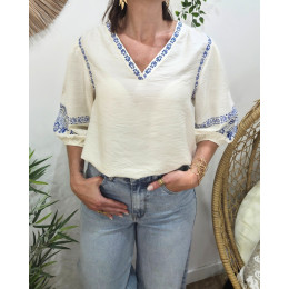 Blouse femme écrue manches 3/4 broderies bleues Estella