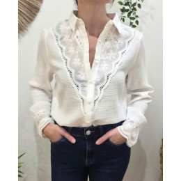 Chemisier femme écru manches et poitrine brodées Rhea