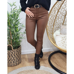 Pantalon femme similicuir marron skinny