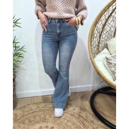 Jean femme flare bleu clair taille haute à ourlet rapporté