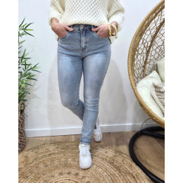 Jean femme slim power stretch push up bleu clair coupe confort