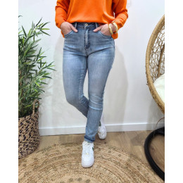 Jean femme slim power stretch push up bleu clair coupe confort +