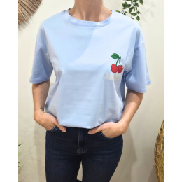 T-Shirt femme bleu ciel AMOUR cerises rose