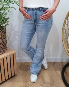 Jean femme bleu clair délavé flare coupe confort