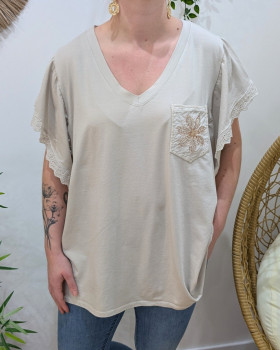 T-Shirt femme oversize manches brodées poche fleur strass-Beige