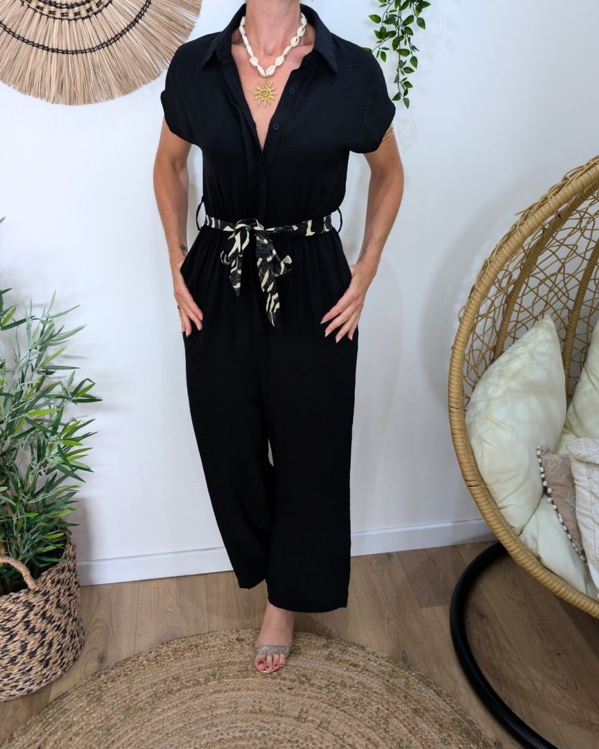 Combinaison femme noire manches courtes ceinture à motifs
