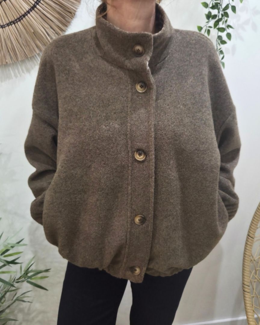 Manteau femme boutonné col montant revers à carreaux Adosinda-Taupe