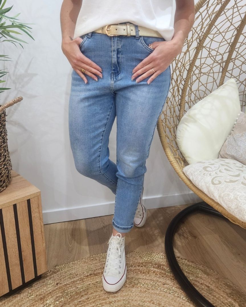 Jean femme coupe mom bleu clair 