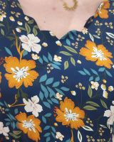 Combinaison femme marine imprimé floral beige et moutarde