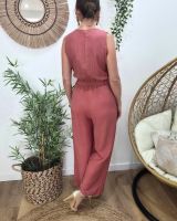 Combinaison femme bois de rose boutons dorés Sira
